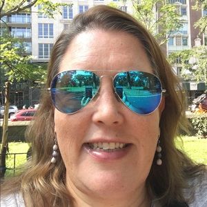 Meet your Posher, Elisa